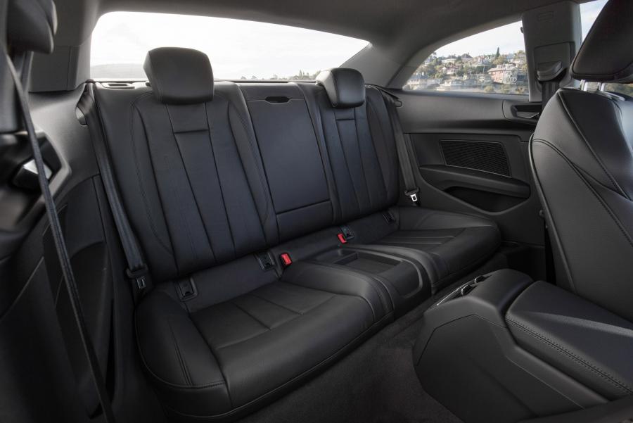 Интерьер Audi A5 Coupe 2.0 TFSI Quattro 2017 года  (AU) (фото 12 из 14)